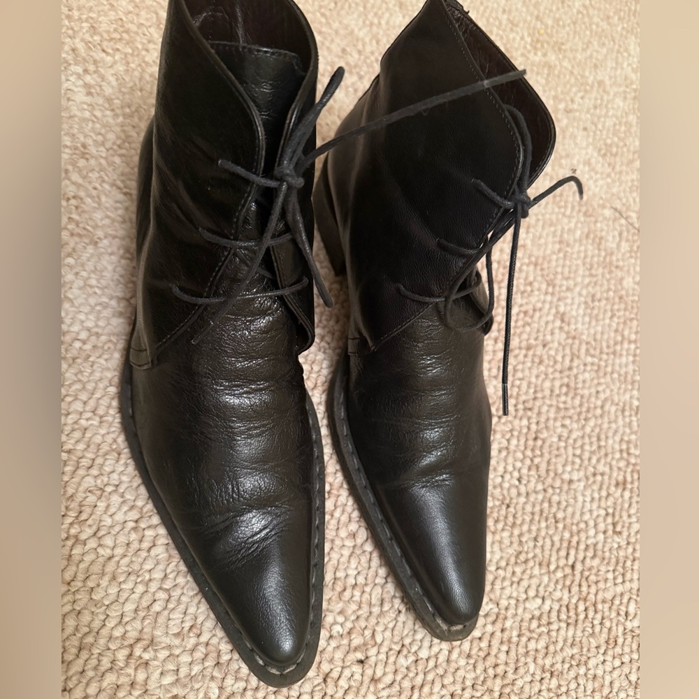 Kenneth Cole New York Italy 7.5 Black Soft Leather Lace Up Ankle Boots - Picture 3 of 10